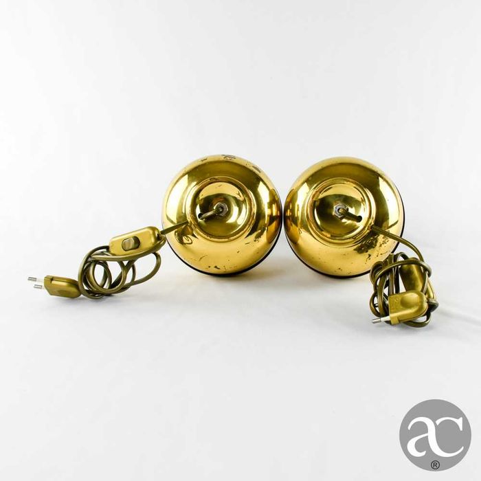 Par de candeeiros de mesa bojudos em metal dourado