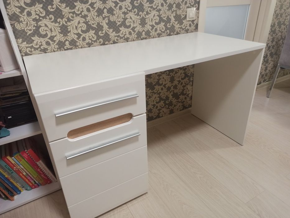 Стіл писменний ...