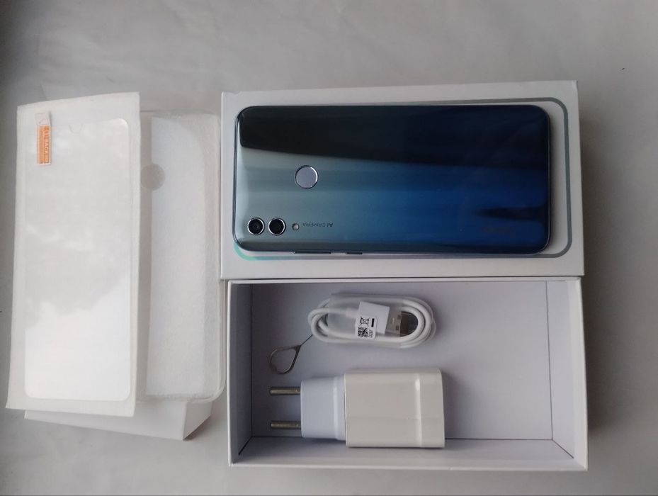 Honor 10 lite 6/128 +чохол+захисне скло смартфон Huawei