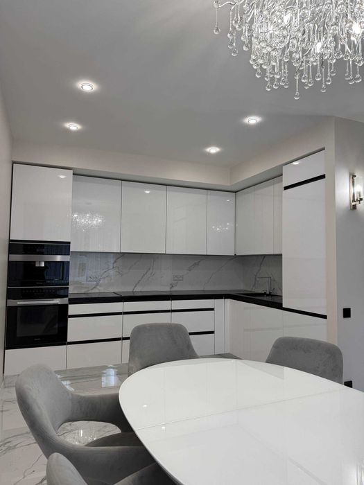 Ексклюзивний котедж в районі Покровського Собору  255 000