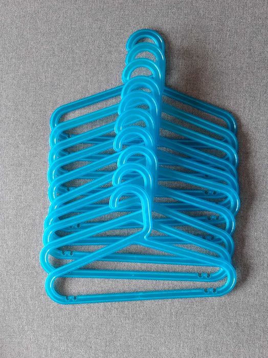 Conjunto cabides para roupas de crianças
