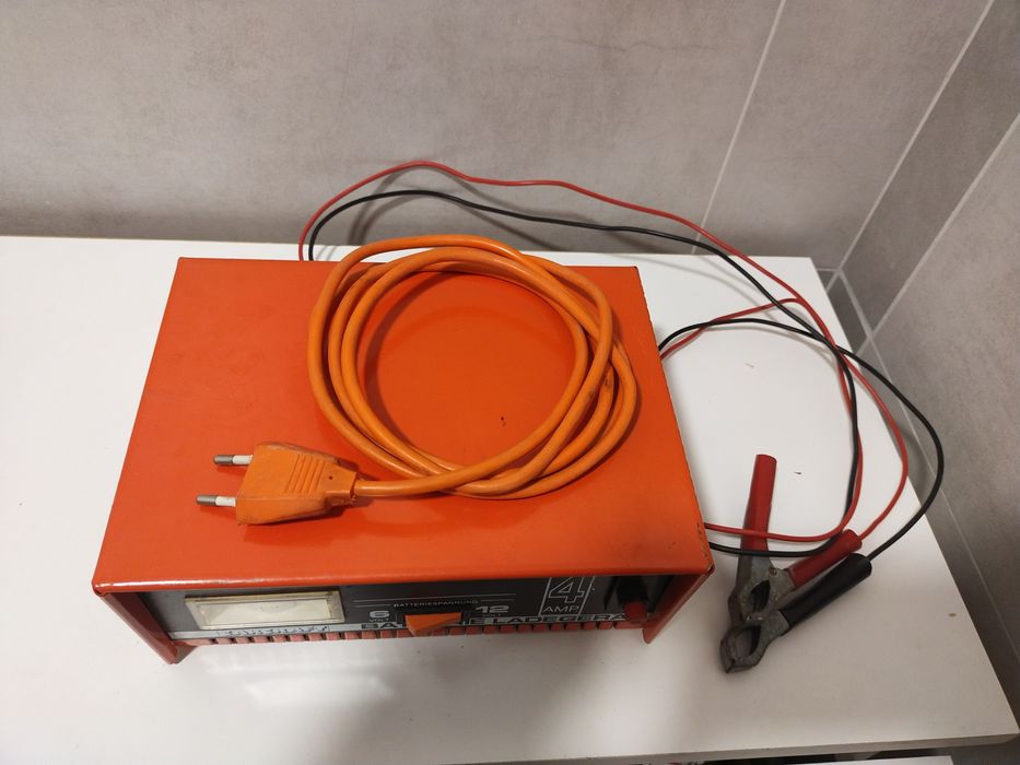 Prostownik samochodowy 6/12v