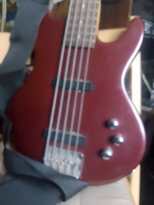 Бас гитара 5 струн