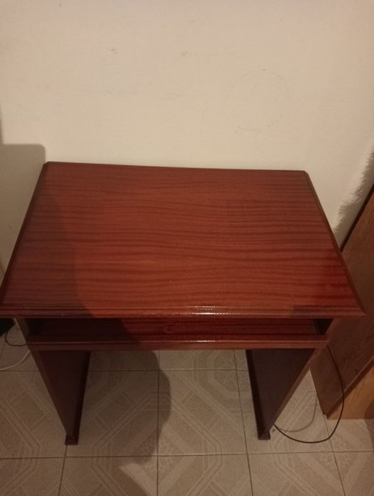 Mesa com cadeira para estudar - Urgente