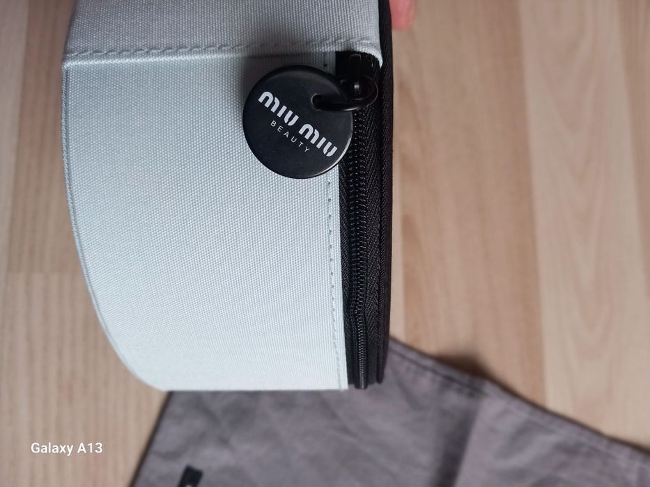 Miu miu oryginalna toaletka kosmetyczka kuferek