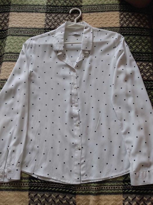 Sprzedam białą bluzkę (czarne kropki) długi rękaw rozmiar 164 RESERVED