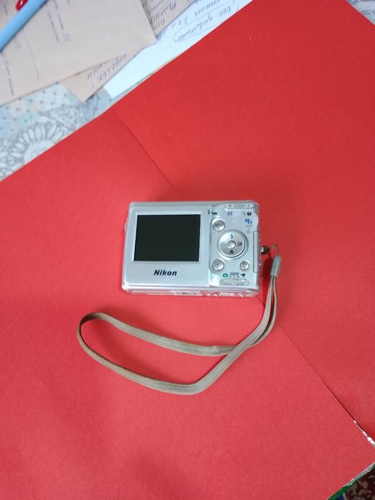 Цифровой фотоаппарат NIKON COOLPIX  L 10