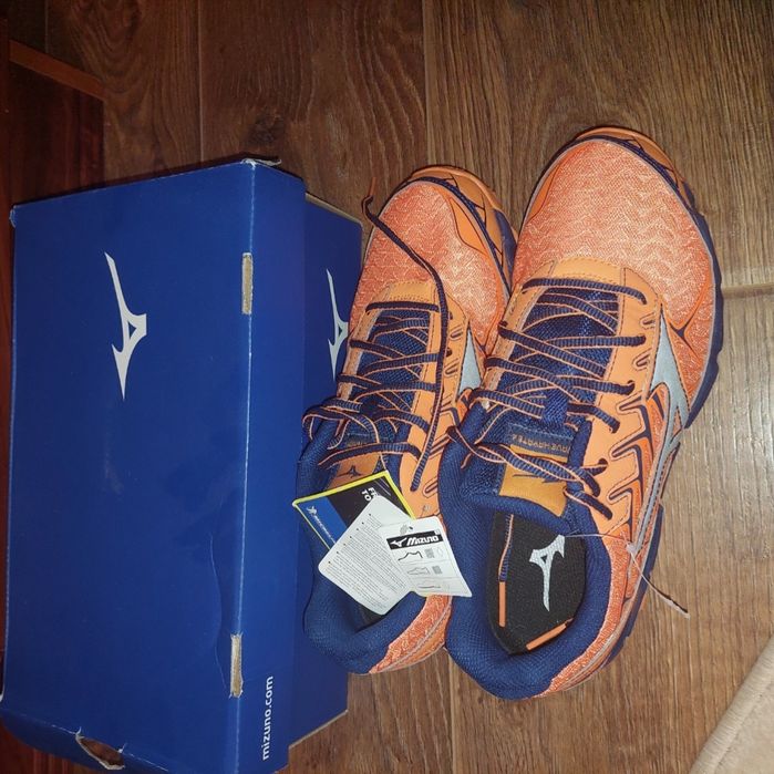 кросівки Mizuno 26,5 cm