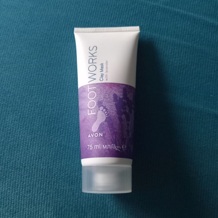 Avon Foot Works wygładzająca maska lawendowa do stóp