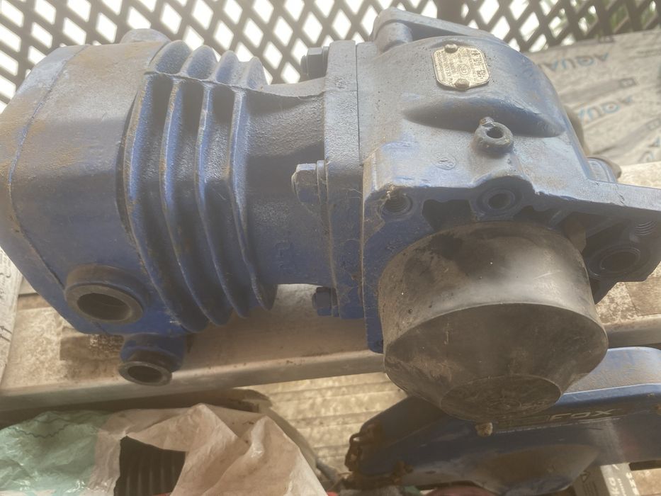 Поодам компресор на камаз 6520