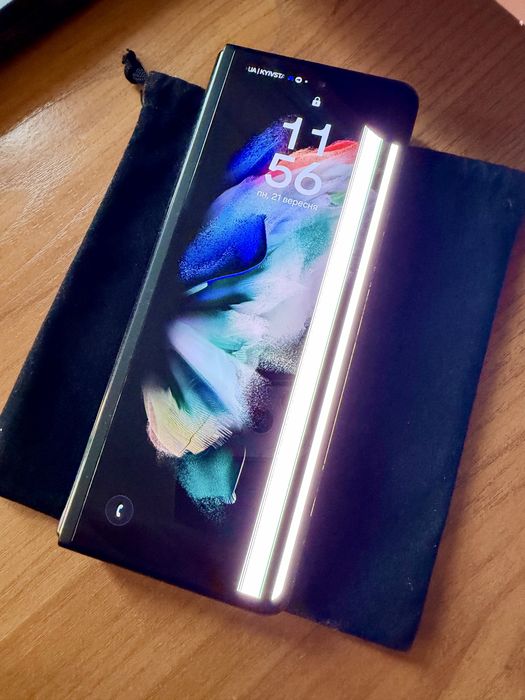 Samsung Galaxy Fold 3 с пробл.