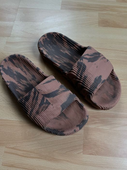Klapki męskie Adidas Adilette 22 (Szare) - r. 42, stan idealny