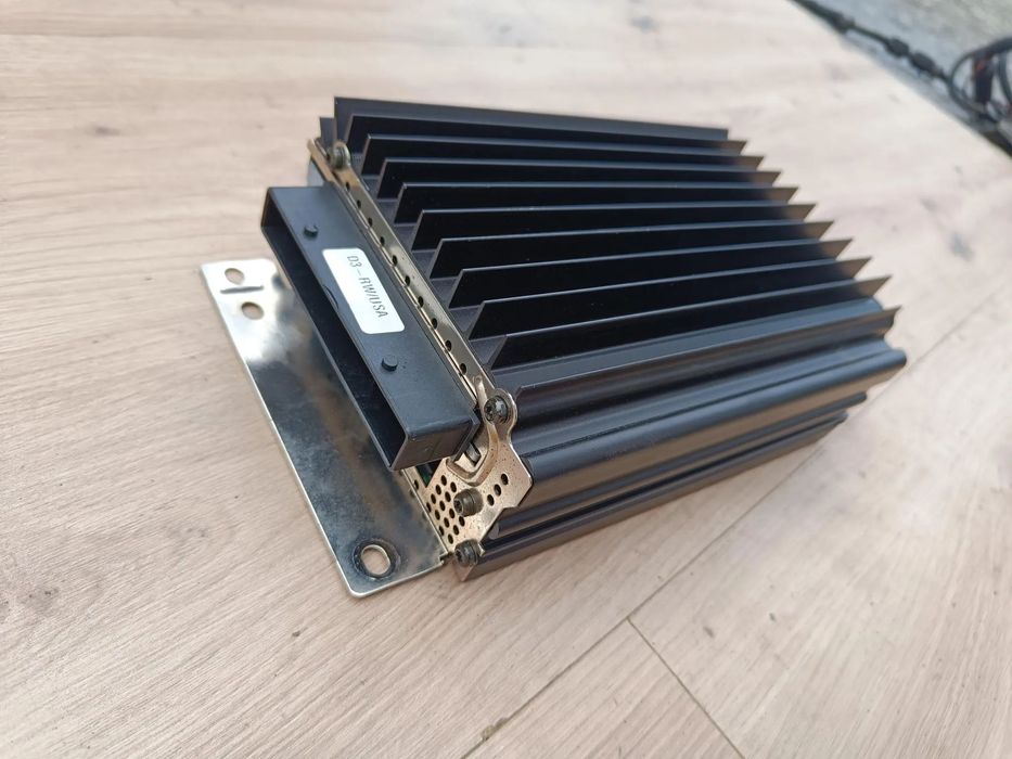 AUDI A8 D3 WZMACNIACZ AUDIO BOSE 4E0035223A USZKODZONY