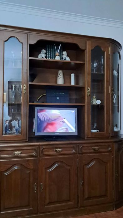 Móvel de Sala com cristaleira