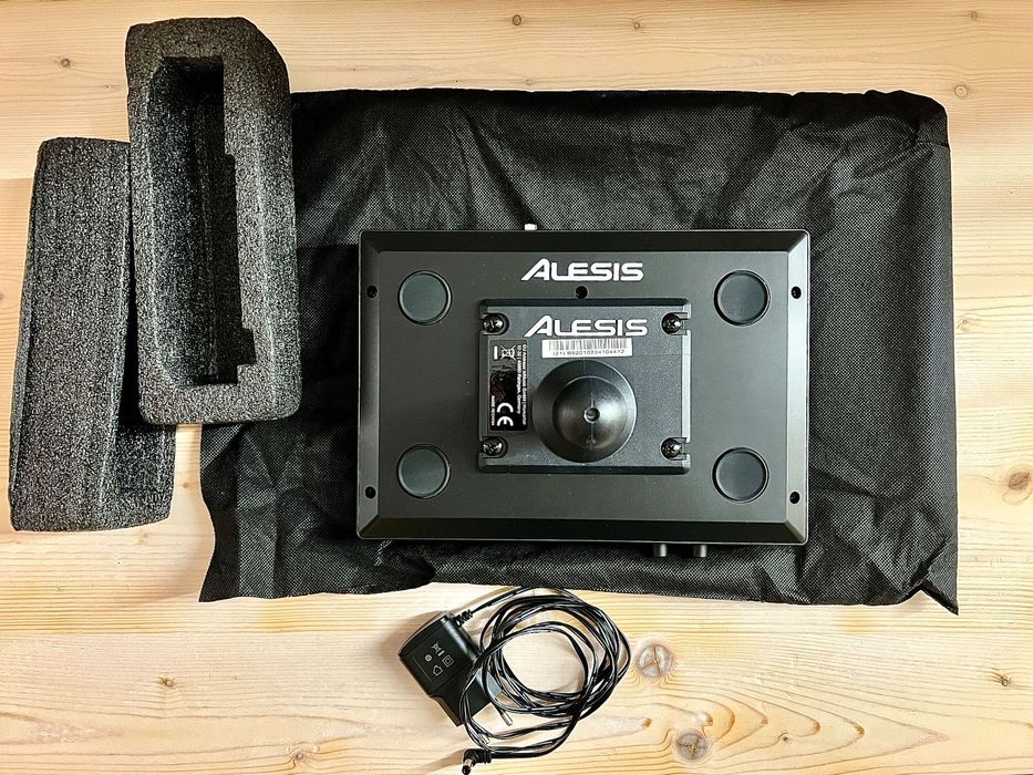 Alesis samplepad 4 + Alesis Multipad Clamp