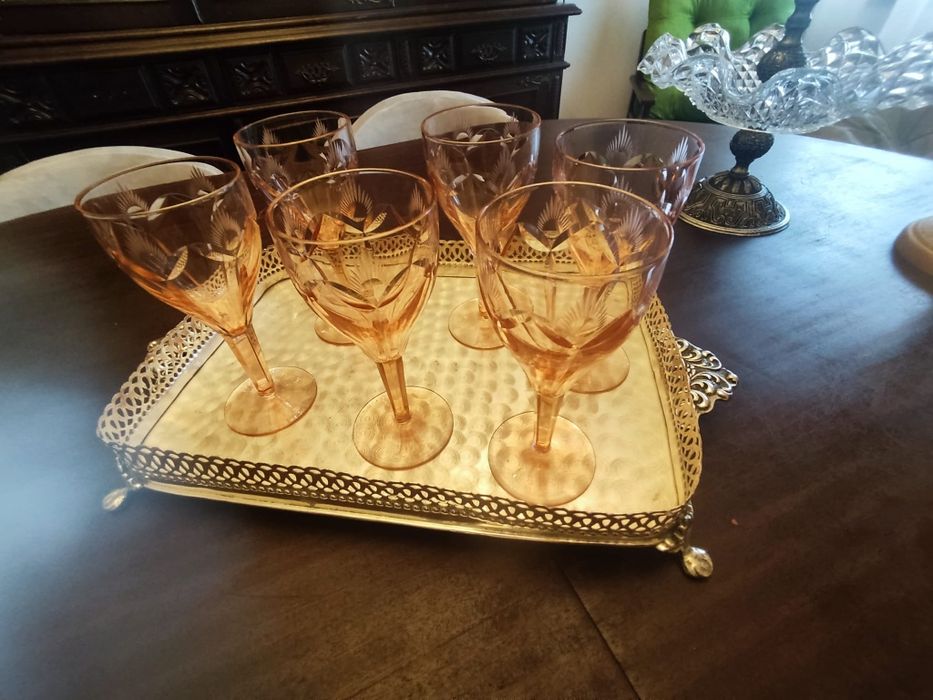 Copos de vinho branco