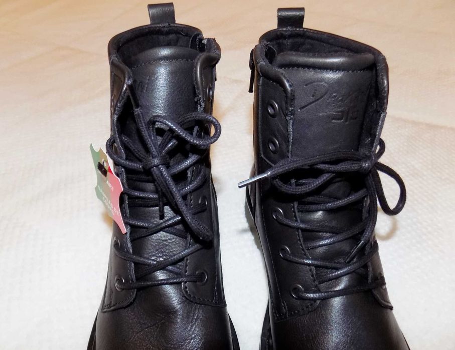 Botas pretas de couro com atacadores Drakart