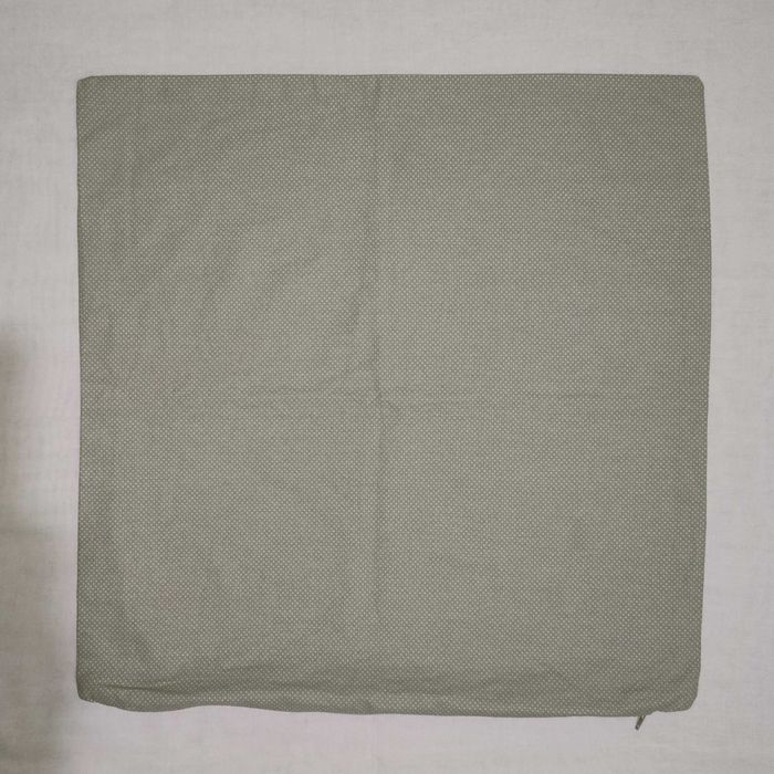 T104 Poszewka na poduszkę 49 x 48 cm