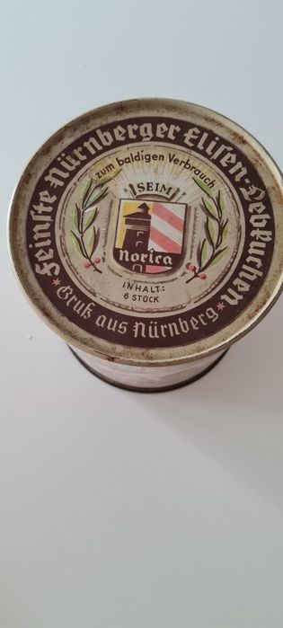 Lata de biscoitos de Nuremberga