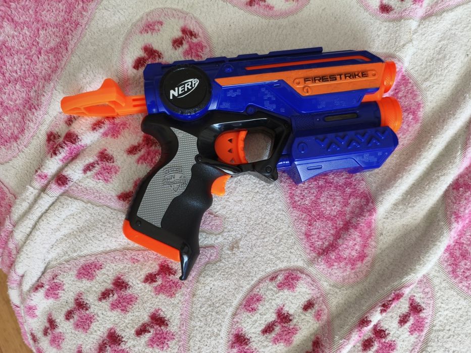 Продам іграшковий пістолет Nerf