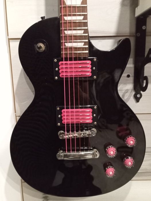 Guitarras Eléctricas Personalizadas KRATOS Les Paul e Stratocaster