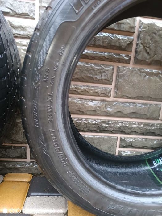 Шини 205/50 R 17