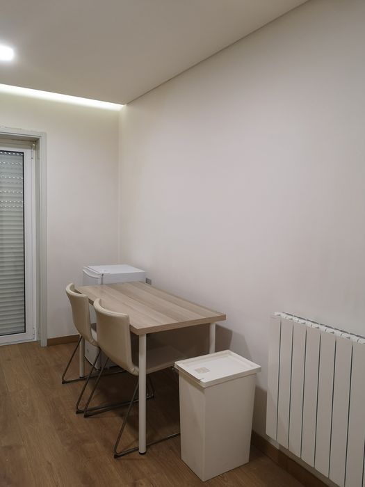 Alugo quarto  suite, individual Barcelos