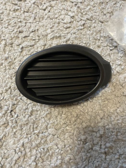 Права решітка заглушка противотуманки FORD FOCUS 3 11-