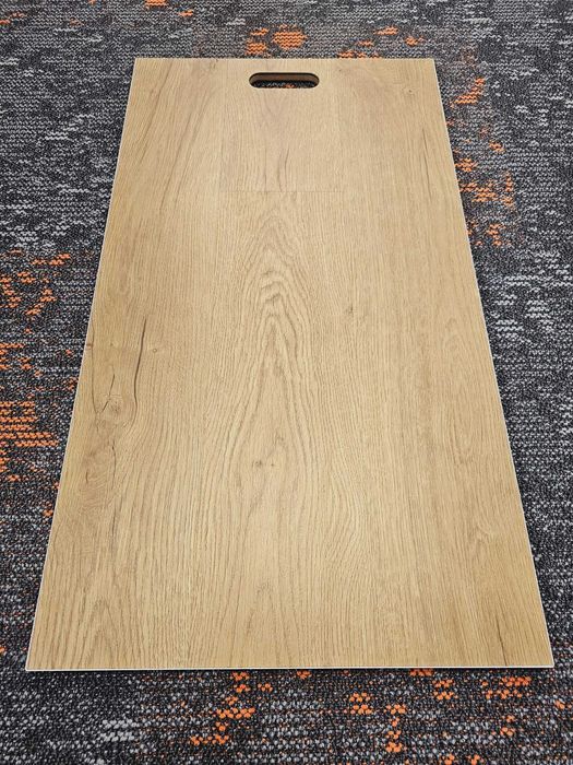 Panele LVT AMBER OAK klejone do podłoża z podkładem 181m2 II gatunek