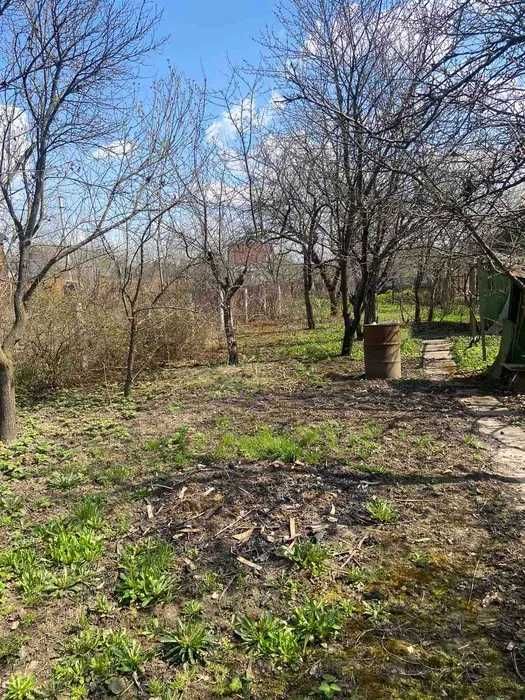Дача з будинком в місті, біля "Епіцентру"