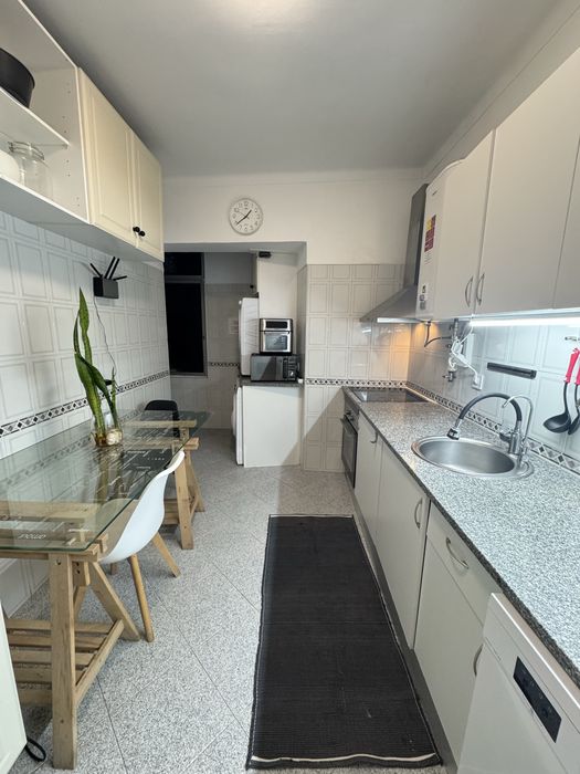 Quarto para arrendar na Amora, Seixal
