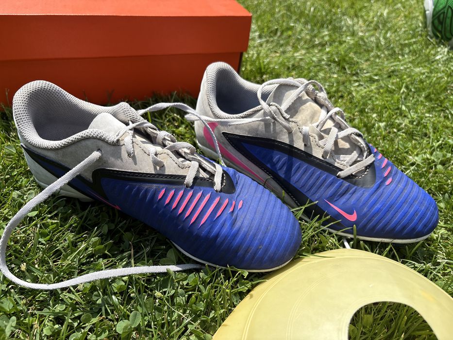 Buty do piłki nożnej NIKE PHANTOM R 36,5