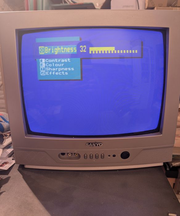 Televisor CRT Sanyo 14" (CE14AT2) – Excelente Estado / Ideal Retro Gaming