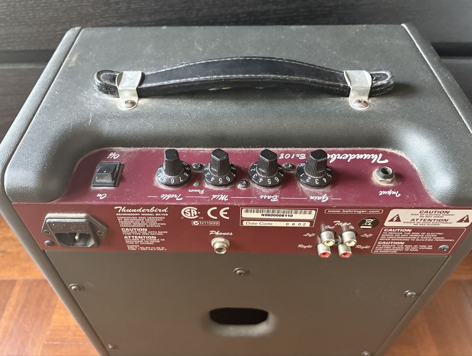 Amplificador Baixo Behringer