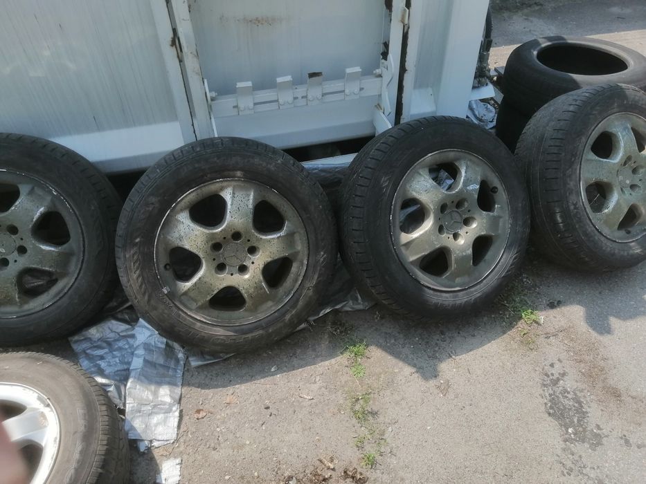 Оригінальні диски з резиною на Mercedes ML