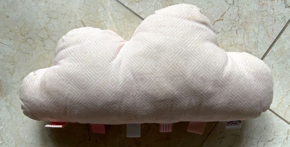 Almofadas decorativas para quarto de menina