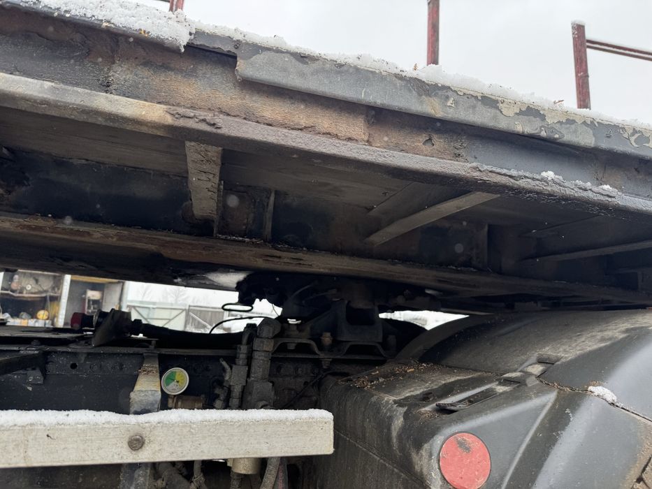 Напівпричіп-лісовоз 3-вісний в наявності, нова ризина