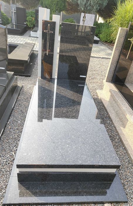 nagrobek granitowy