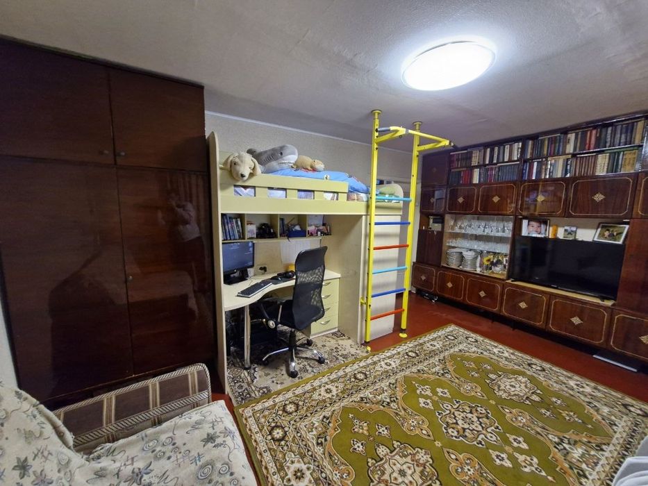 Продажа 1к квартиры,  р-н Солнечный, Молодогвардейская. Торг