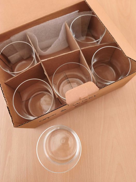 Vendo seis copos de whisky de cristal nunca usados