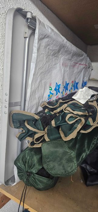 Mesa dobrável + 4 cadeiras dobráveis