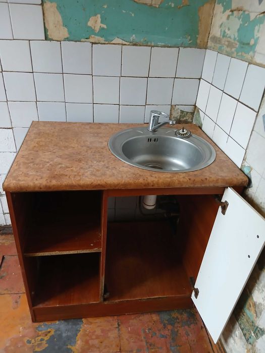 Продам 2-х кв. 606 м/р, ул. Светлая, 8