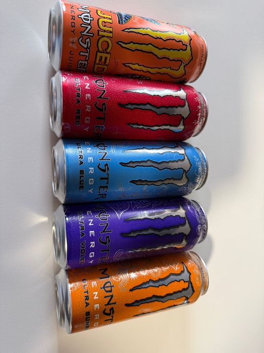 Latas monster energy drink