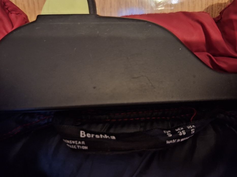 Kurtka czerwona meska bershka,r.S