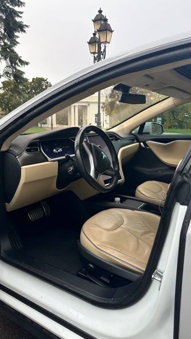 Tesla Model S 2013 p85+