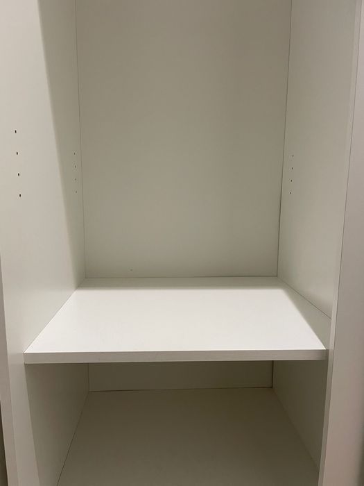 Roupeiro com portas deslizantes como novo