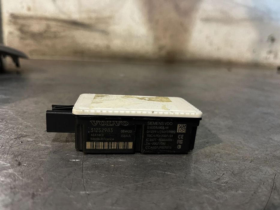 MODULO FECHO CENTRAL VOLO V50 C30 S40 II 31252983