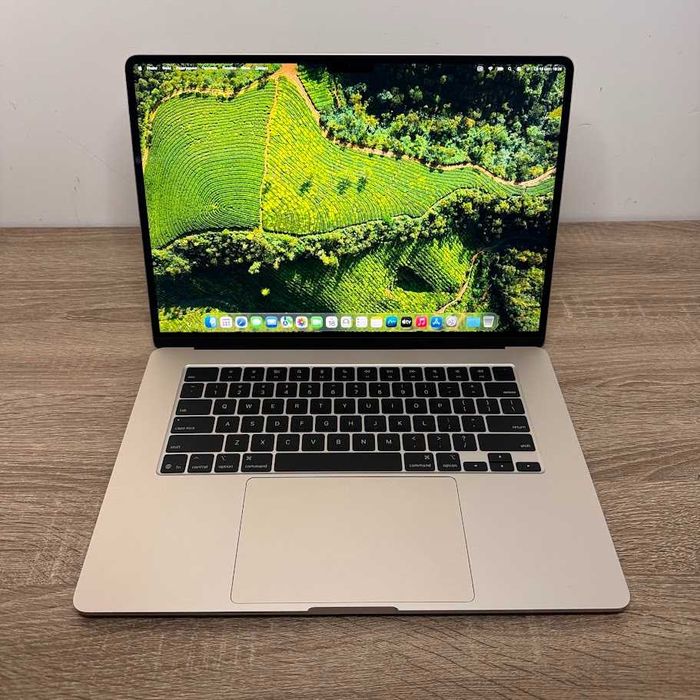 Macbook Air 15" 2025 M4 / 16Gb / SSD 256Gb стан нового (код: M1261)