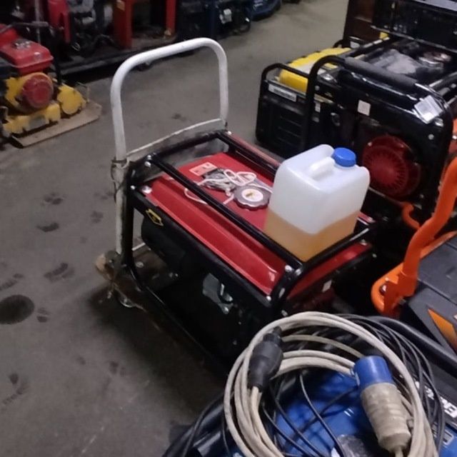 Обслуговування генераторів та електро інструментів