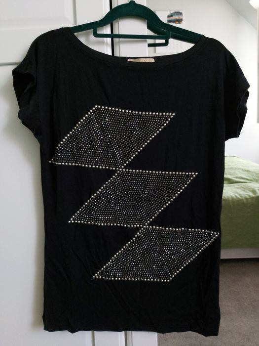 Czarna bluzka z cekinami i siateczka na plecach / rozm.M-L